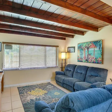 Hollywood Vacation Rental About 4 Miles To The Beach